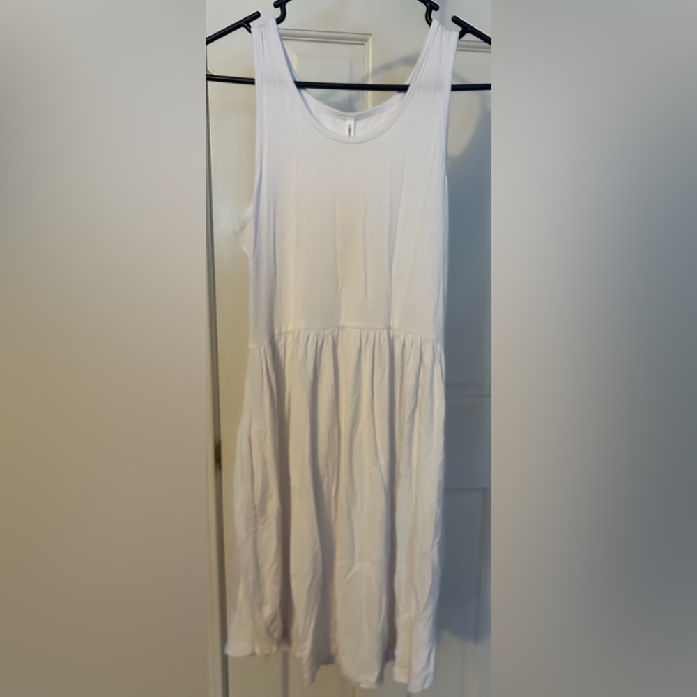 NWT Women’s Small White Sleeveless Dress